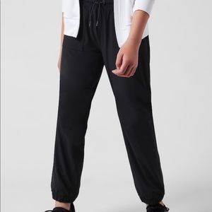 Athleta girl lined high jump jogger black Sz M